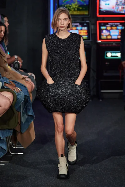 Look 12